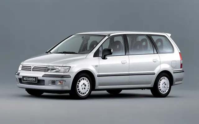 Mitsubishi Space Wagon (1997-2003) - scatola fusibili e relè