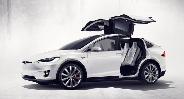 Tesla Model S e Model X (2012-2016) - scatola fusibili e relè