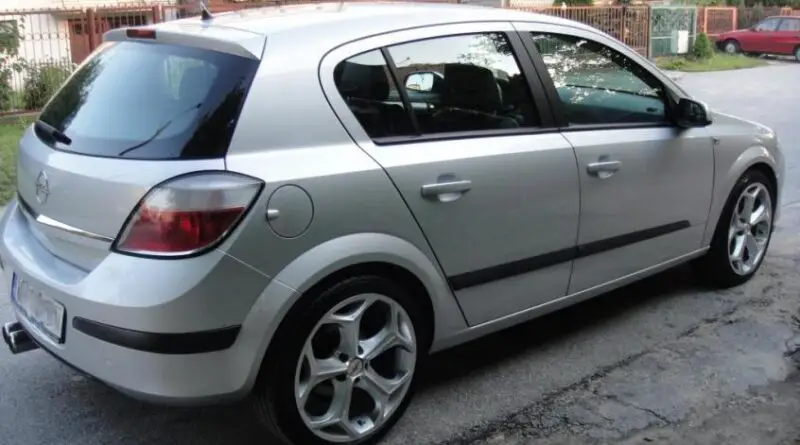 Opel Astra H (2010-2014) - Scatola dei fusibili