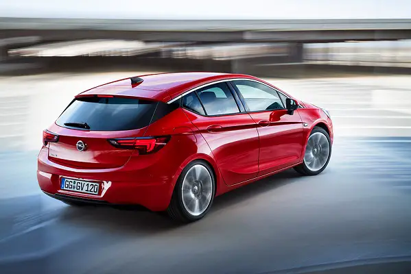 Opel Astra K (2016-2019) - Scatola dei fusibili