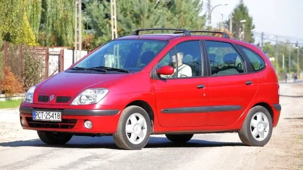 Renault Scenic (1996-2003) - Scatola dei fusibili